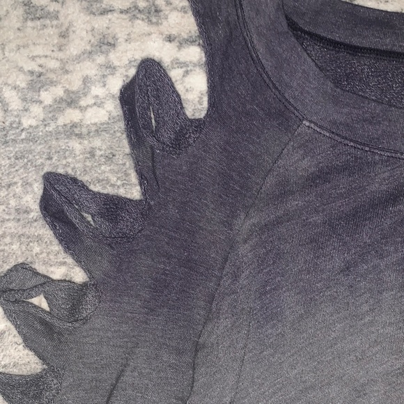 TPARTY DISTRESSED GRAYISH BLUE TOP WITH CUTOUT SLEEVES  AND GOLD STUDED STAR - Picture 4 of 11